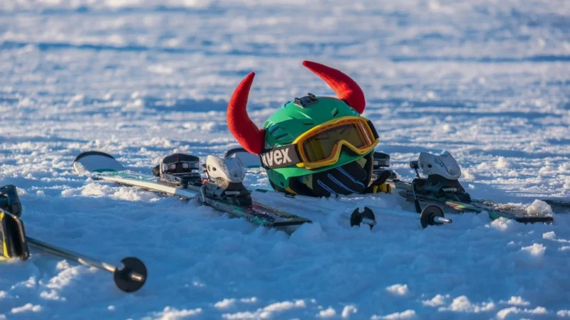 Gogle narciarskie fotochromatyczne – nowoczesne okulary sportowe na każdy stok